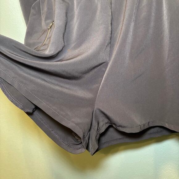 One Clothing Women’s Gray Long Sleeve Romper V-Neck Zip Pockets Size Small - Picture 2 of 7